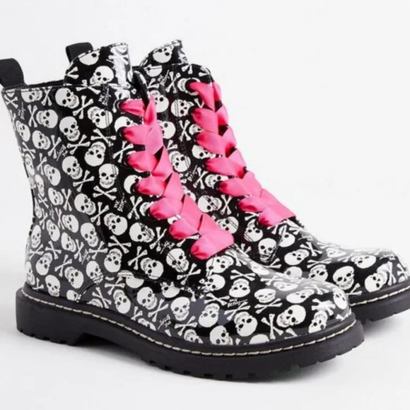 Torrid Betsy Johnson Combat Boot Black Skull Faux Patent Leather (WW) Size 11 - Picture 1 of 15